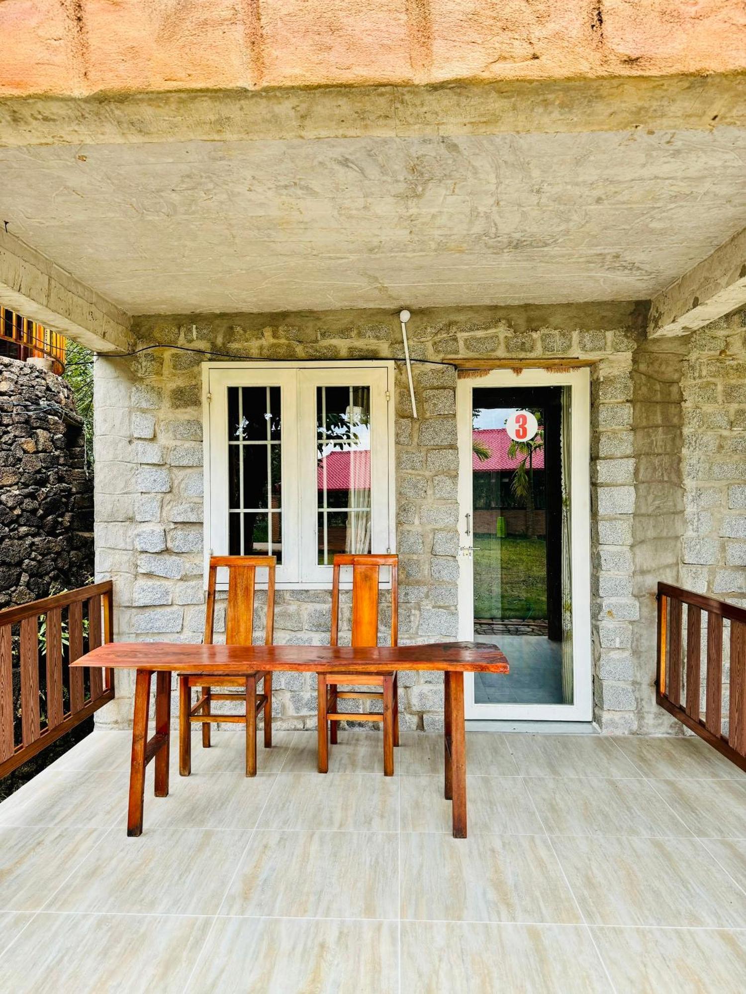 Lava Rock Viet Nam Lodge Anhfly Resort Nam Cat Tien Exterior foto