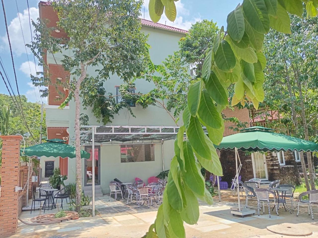 Lava Rock Viet Nam Lodge Anhfly Resort Nam Cat Tien Exterior foto