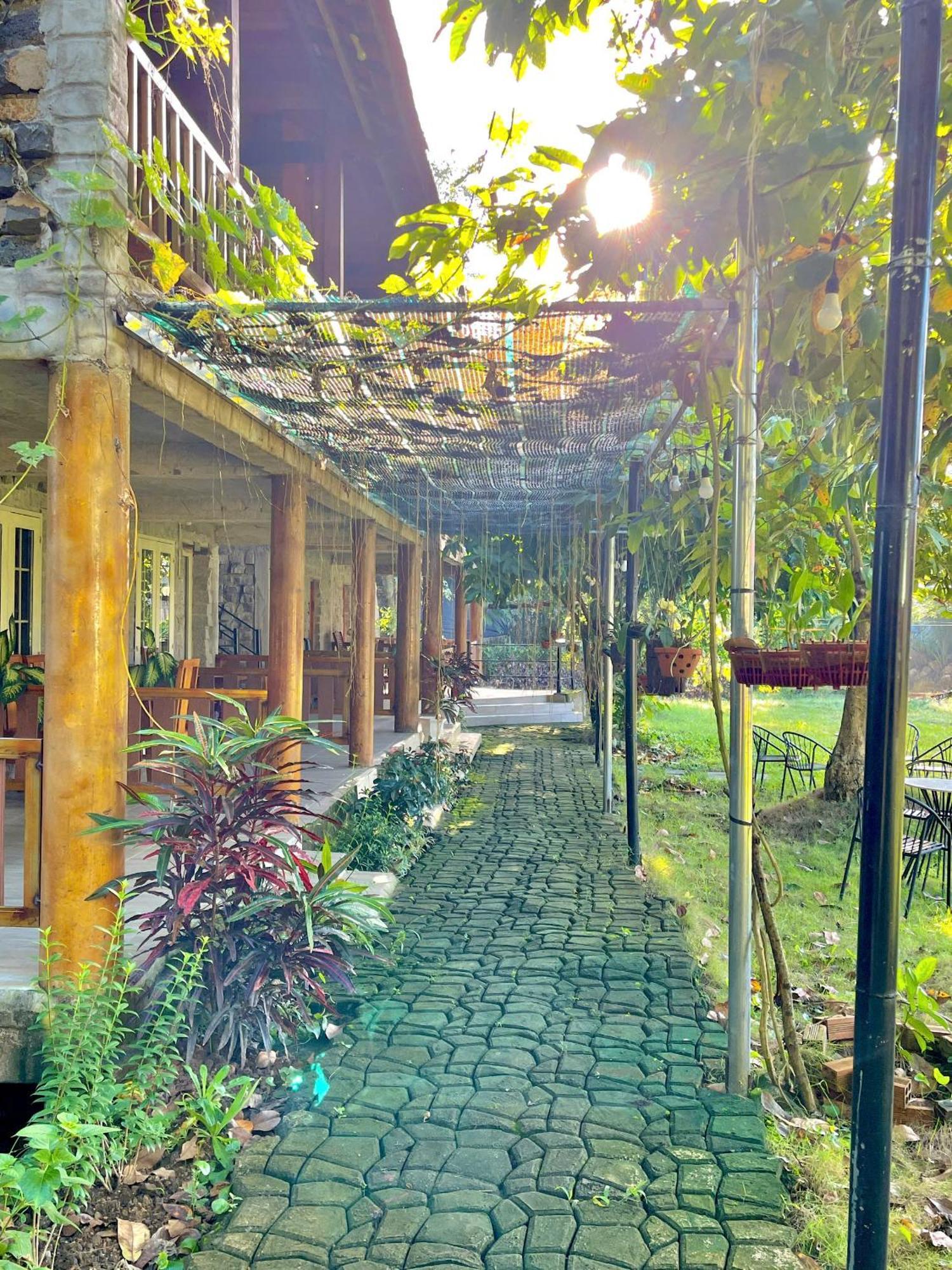 Lava Rock Viet Nam Lodge Anhfly Resort Nam Cat Tien Exterior foto