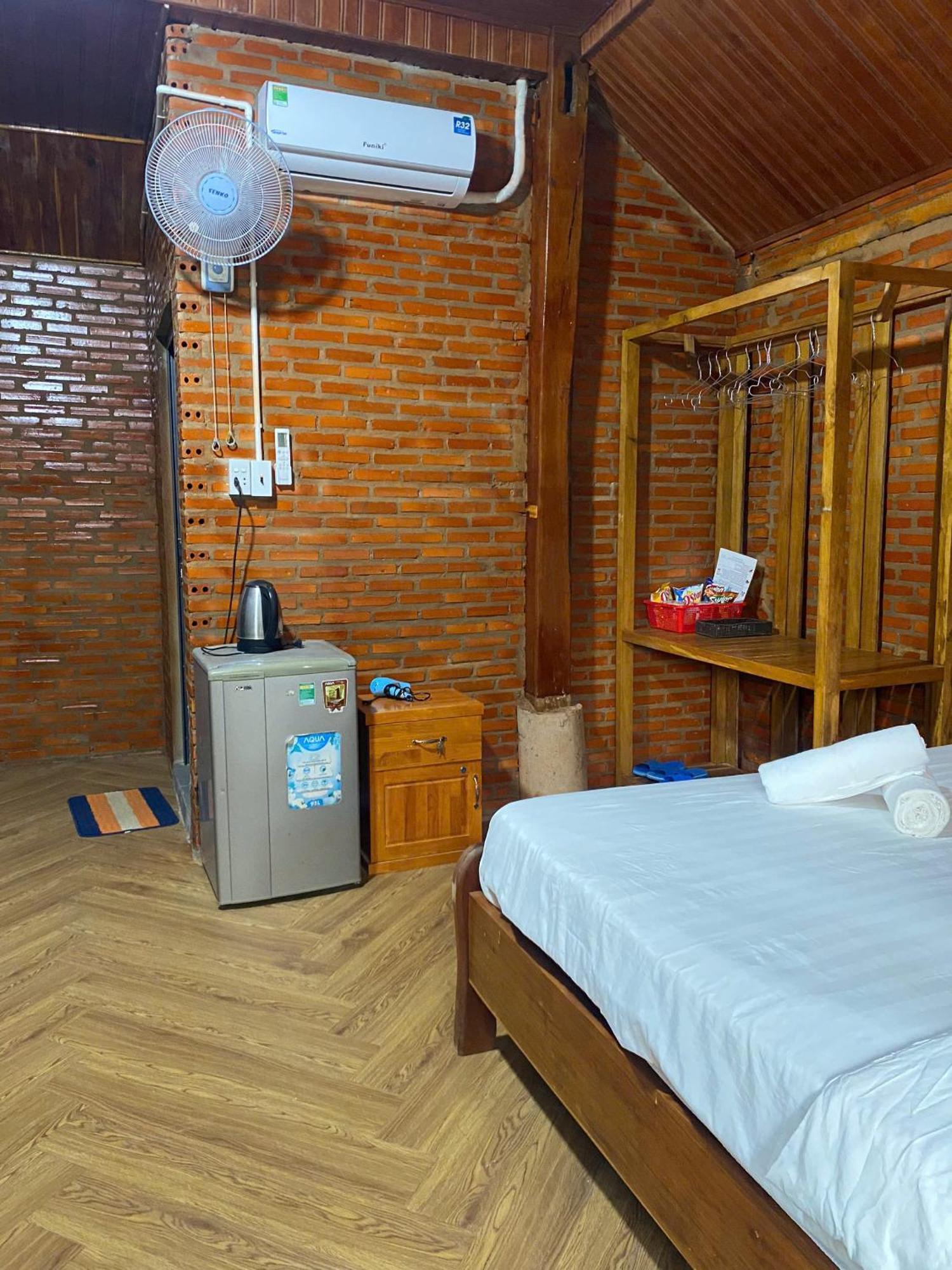 Lava Rock Viet Nam Lodge Anhfly Resort Nam Cat Tien Exterior foto